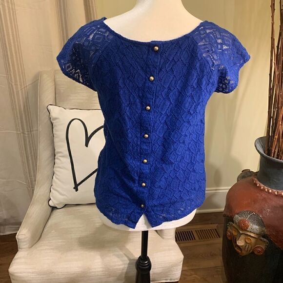 Banana Republic top 💙  - Picture 2 of 5